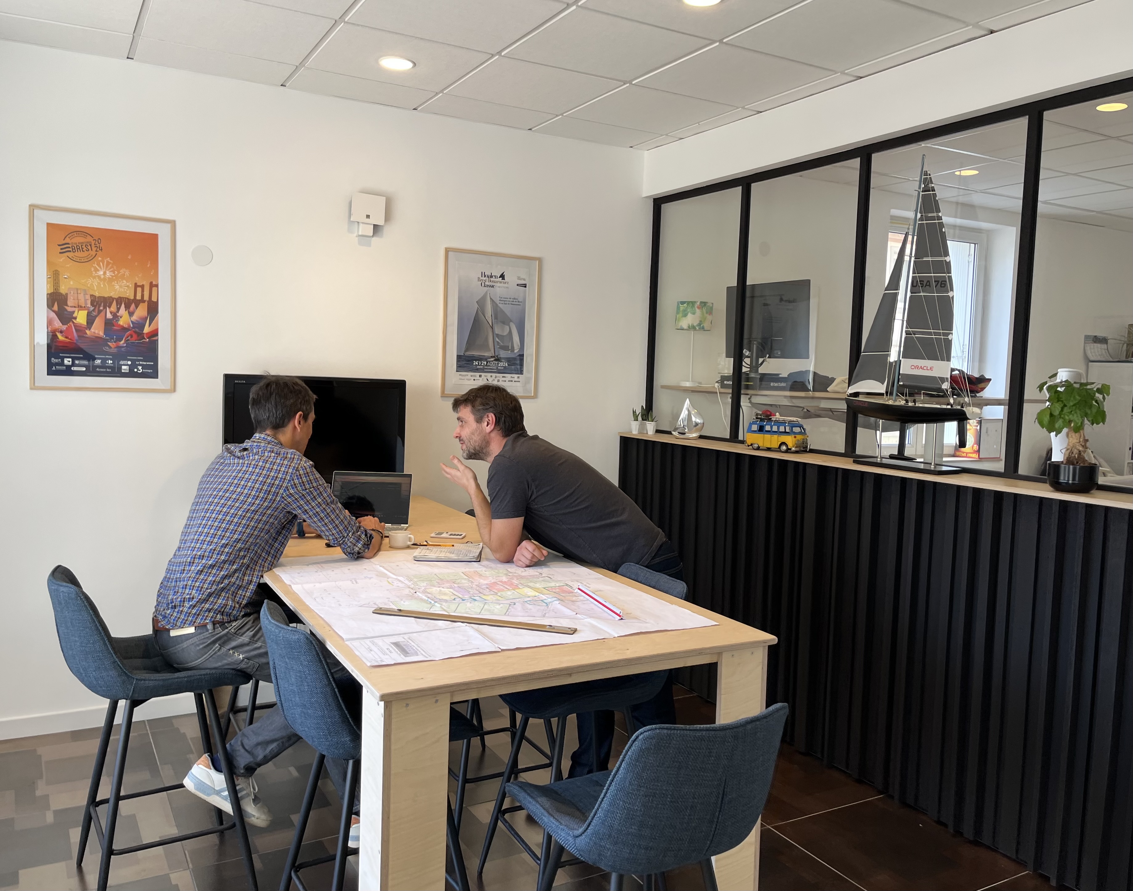 Maxime et Jean-Marie en réflexion